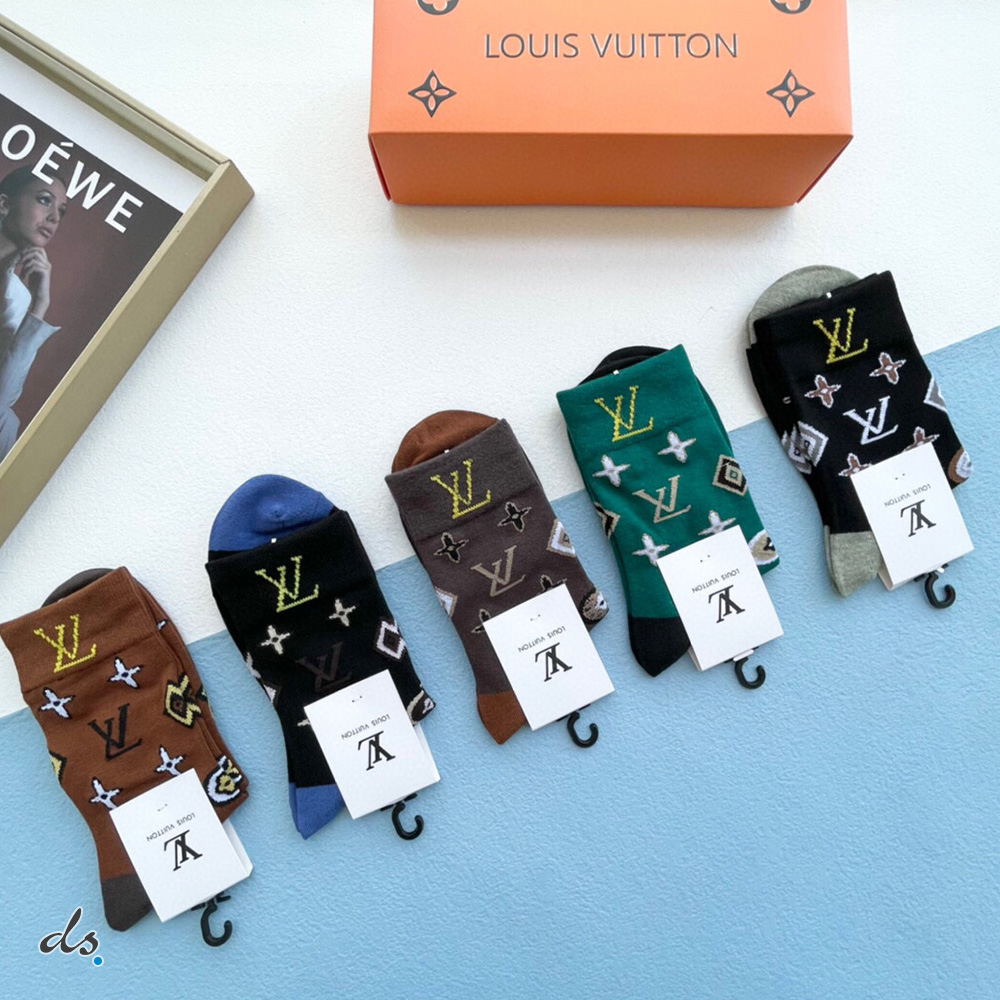 LOUIS VUITTON ONE BOX AND FIVE PAIRS HIGH LENGTH SOCKS (3)