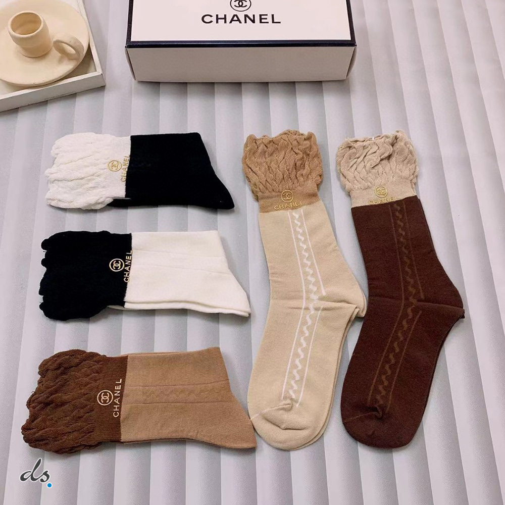 CHANEL ONE BOX AND FIVE PAIRS HIGH LENGTH SOCKS (3)