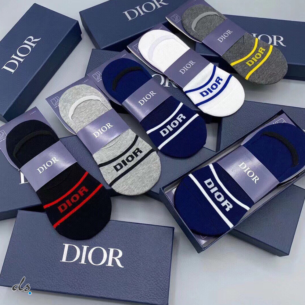 DIOR ONE BOX AND FIVE PAIRS INVISIBLE SOCKS (2)