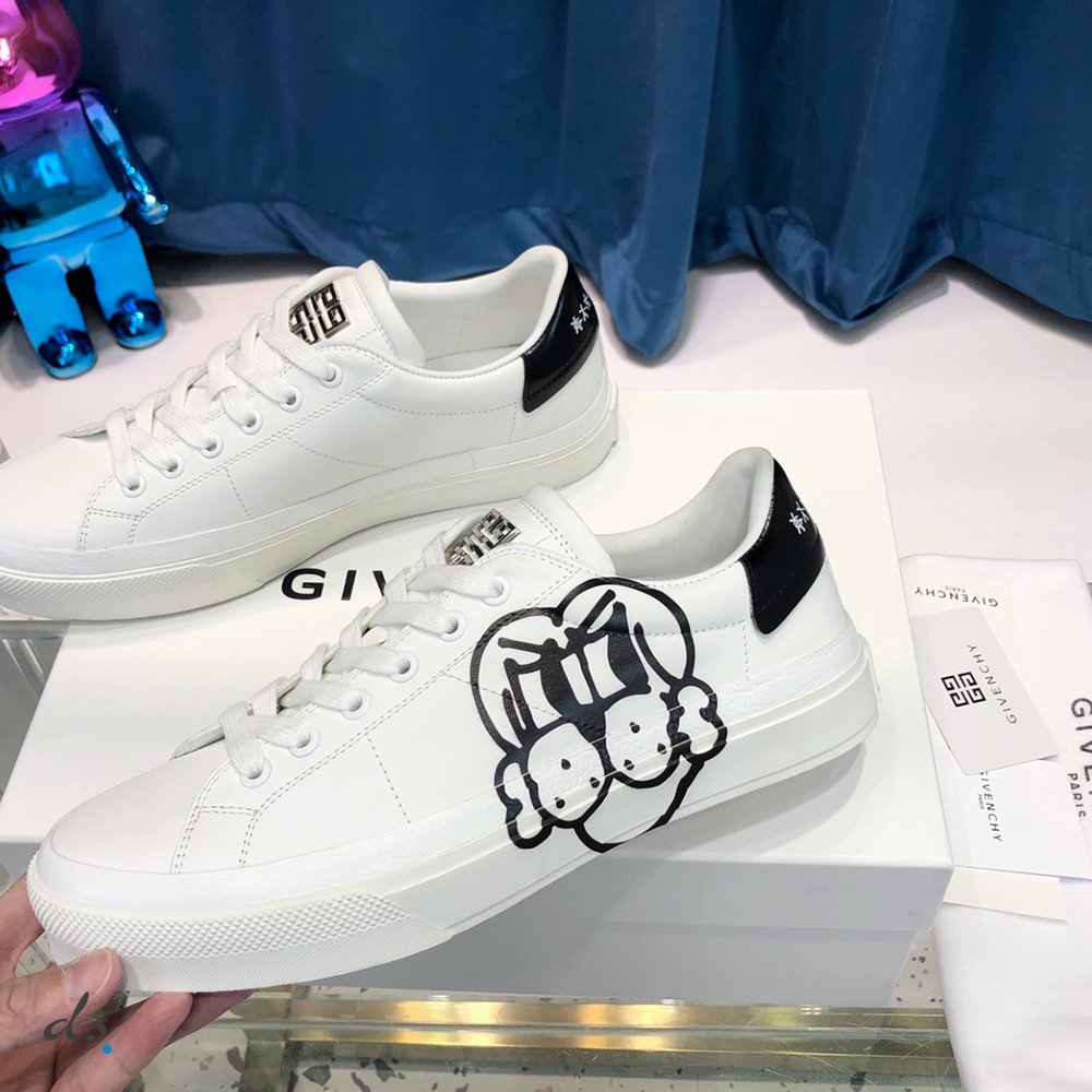 GIVENCHY Sneakers City sport in leather with tag effect dog print (4)
