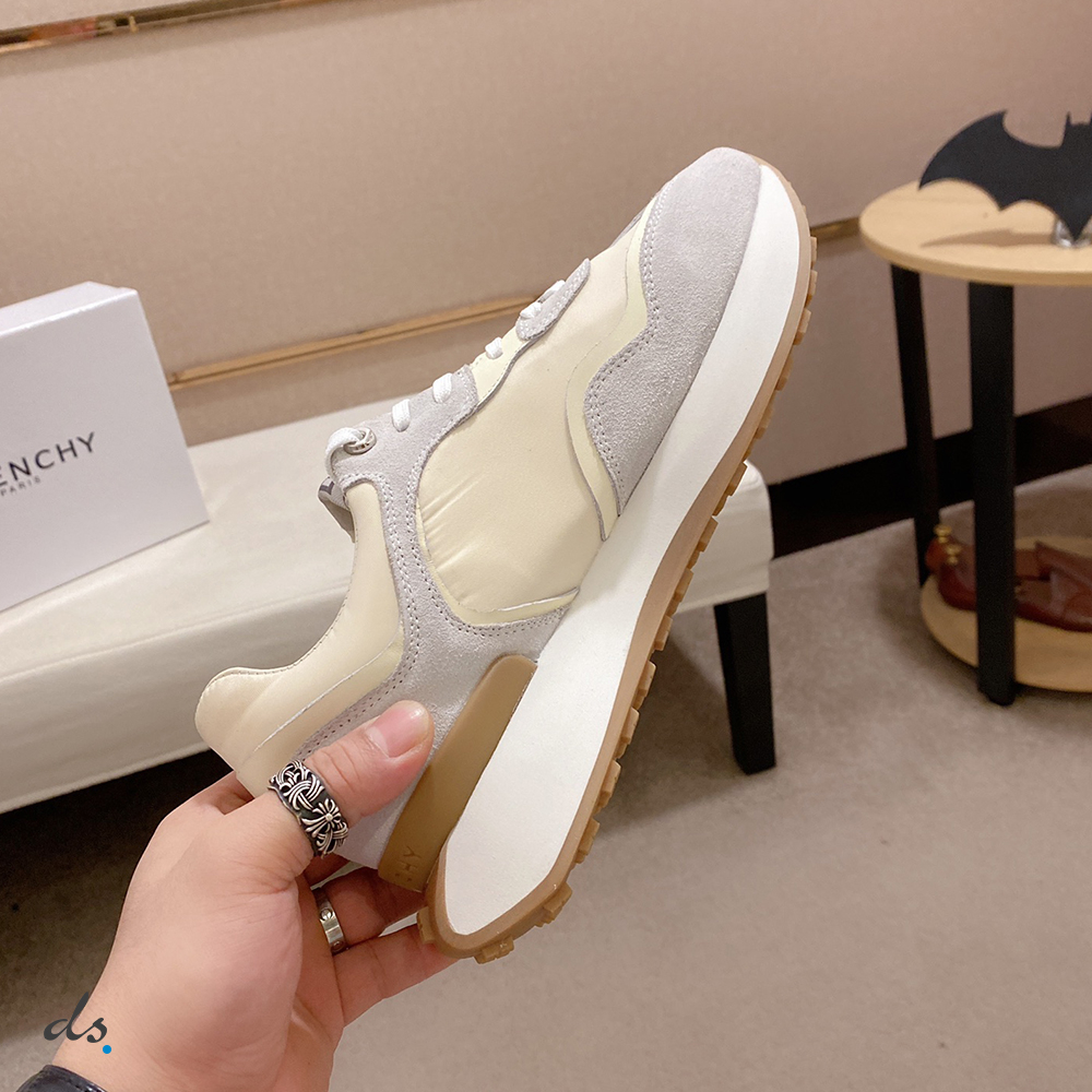 GIVENCHY GIV Runner sneakers in suede, leather and nylon Cream (4)