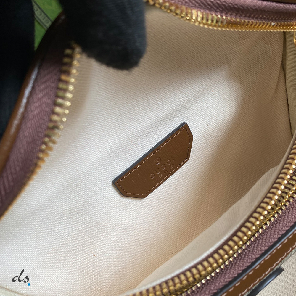 Gucci Belt bag with Interlocking G Cream (8)