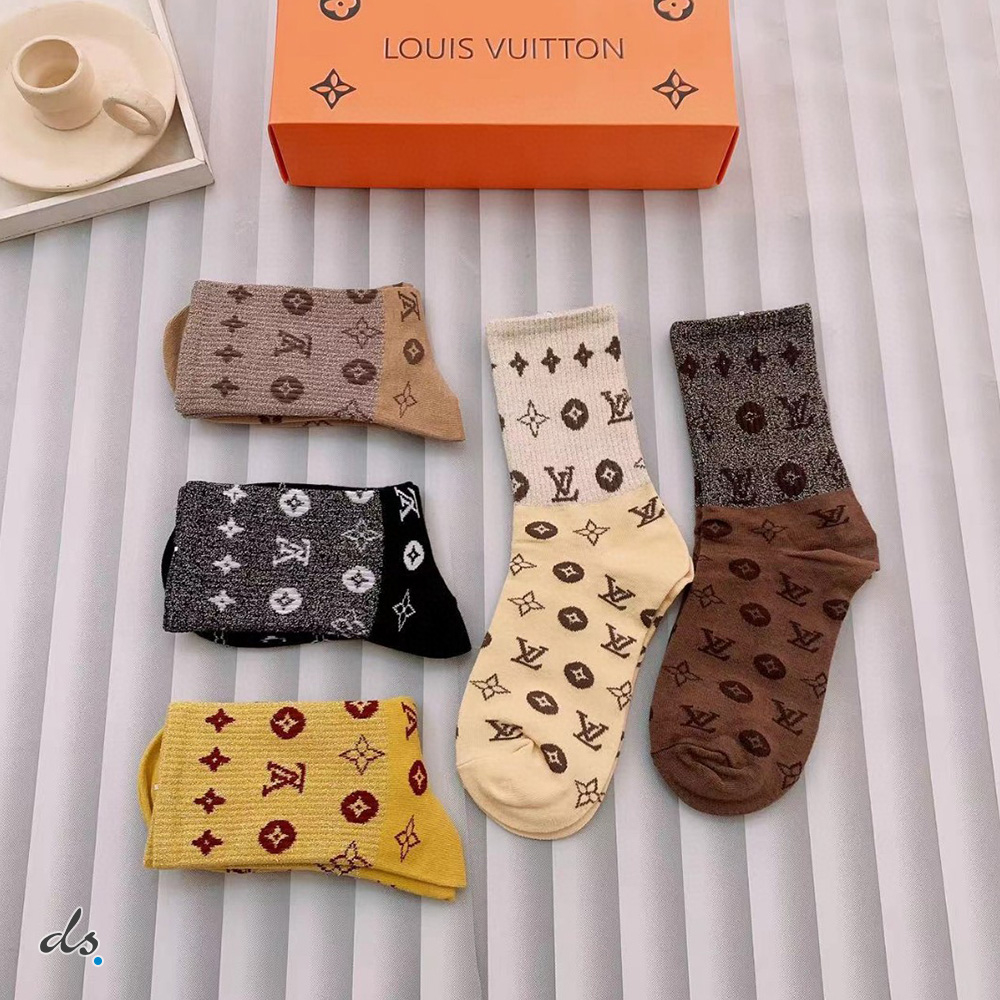 LOUIS VUITTON ONE BOX AND FIVE PAIRS MID LENGTH SOCKS (3)