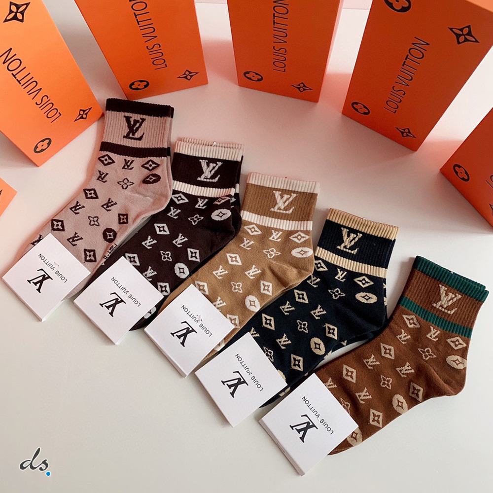 LOUIS VUITTON ONE BOX AND FIVE PAIRS MID LENGTH SOCKS (2)