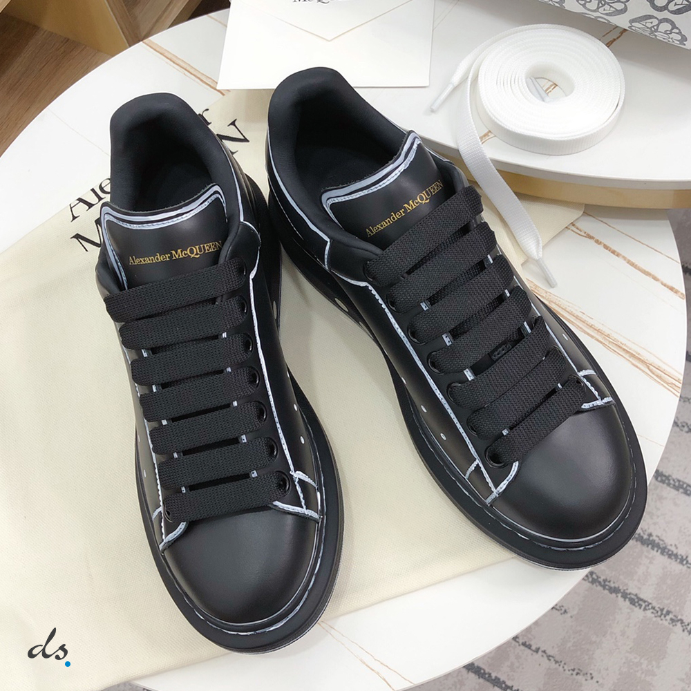 Alexander McQueen Oversized Sneaker in Black and silver (4)