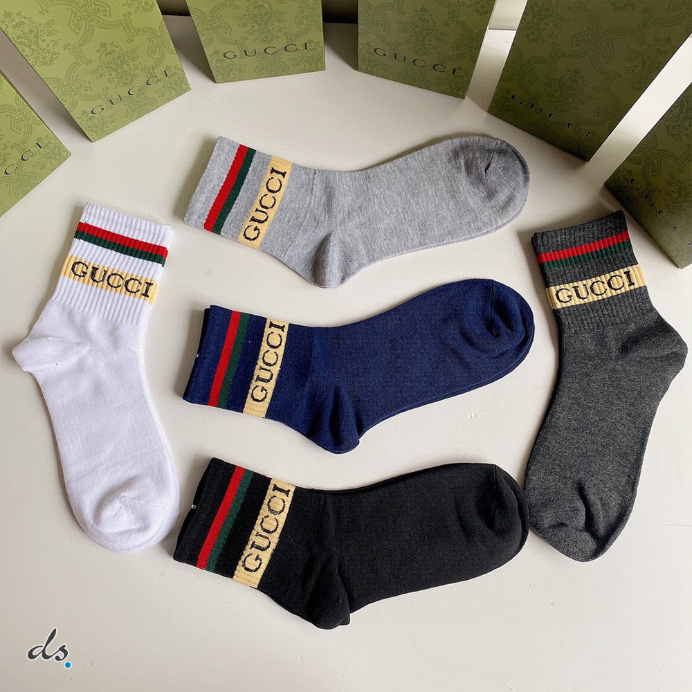 GUCCI ONE BOX AND FIVE PAIRS CLASSIC MID LENGTH SOCKS (3)