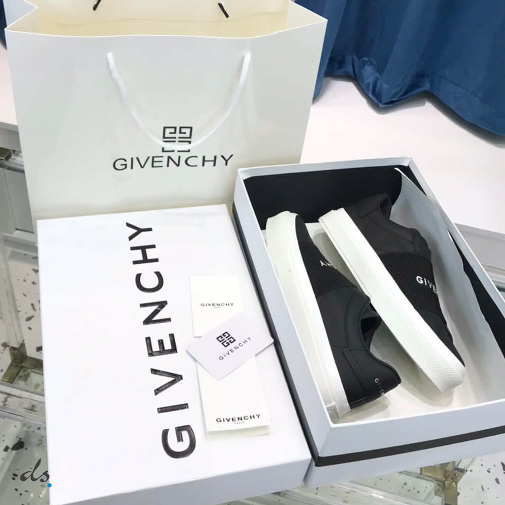 GIVENCHY Sneakers in leather with GIVENCHY webbing Black (3)