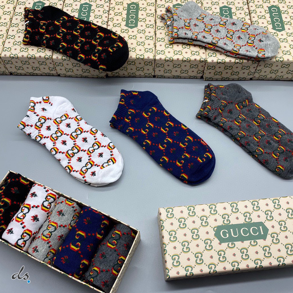 GUCCI ONE BOX AND FIVE SHORT LENGTH SOCKS (2)
