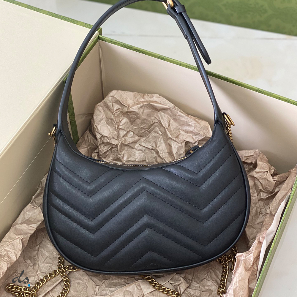 Gucci GG Marmont half-moon-shaped mini bag Black (5)