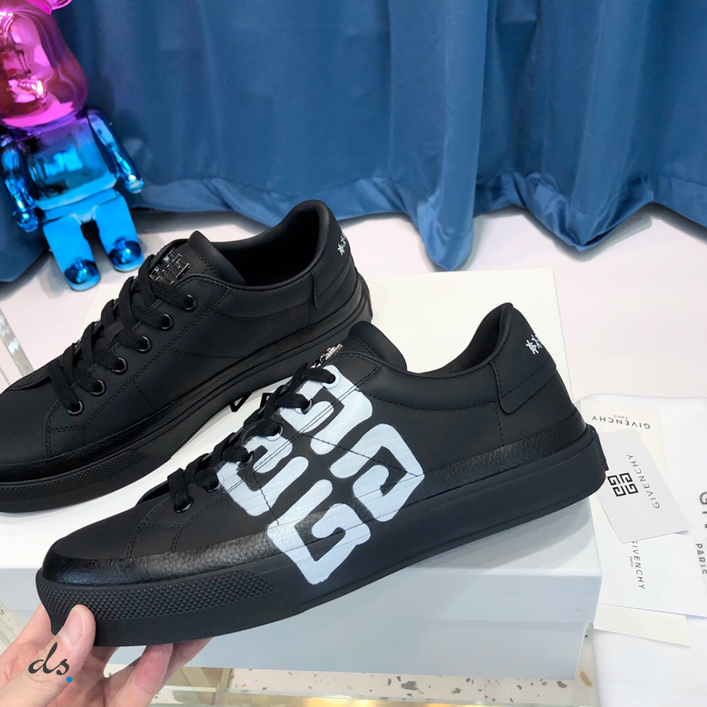 GIVENCHY Sneakers City sport in leather with tag effect 4G print Black (4)