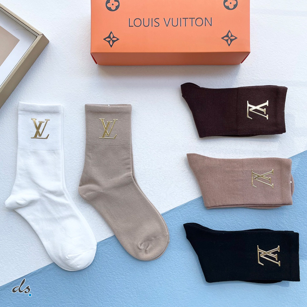 LOUIS VUITTON ONE BOX AND FIVE PAIRS HIGH LENGTH SOCKS (3)